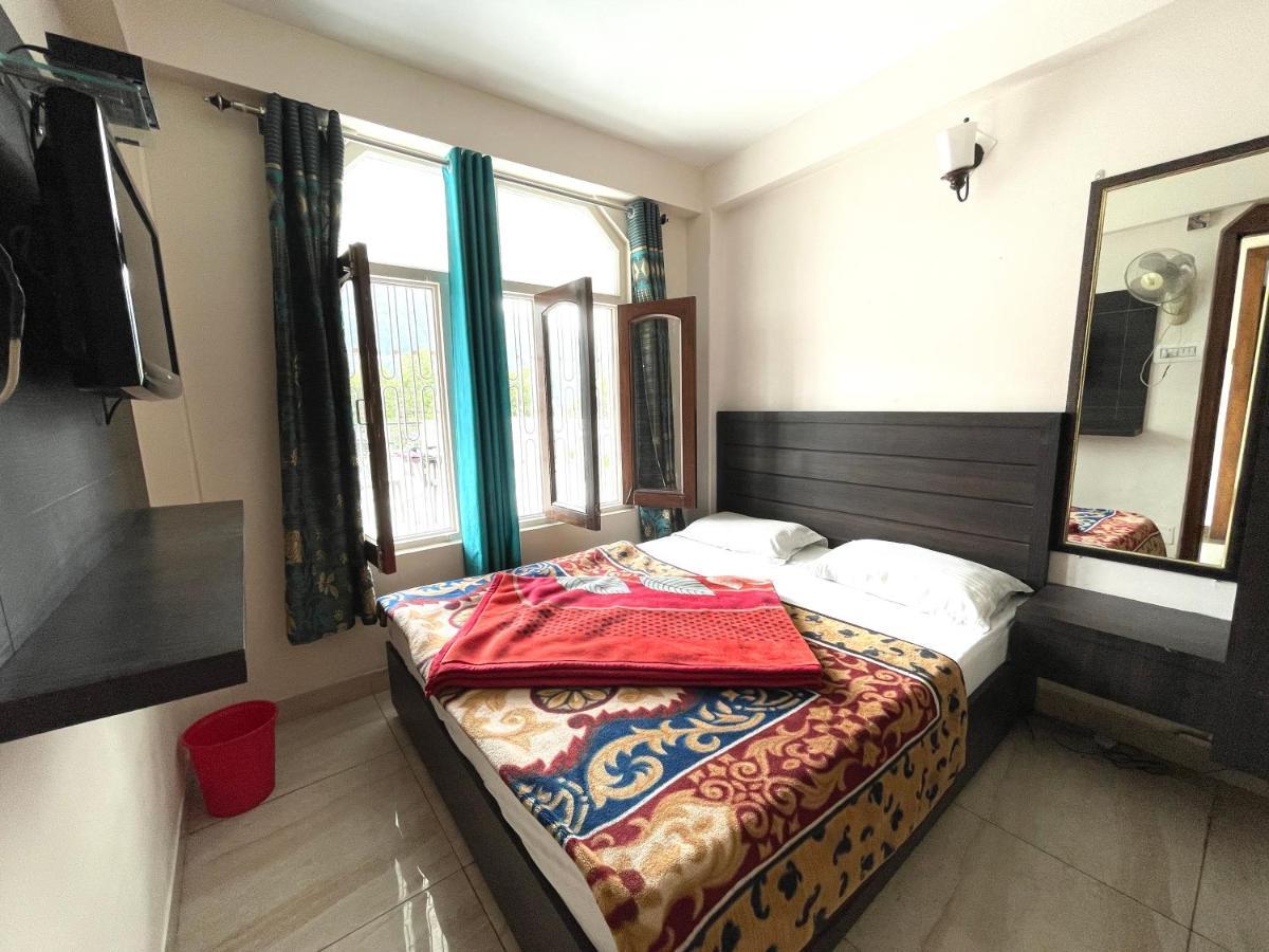 Hotel Prince ! Nainital Mall Road-Prime-Location In-Front-Of-Naini-Lake Hygiene-And-Spacious-Room Esterno foto