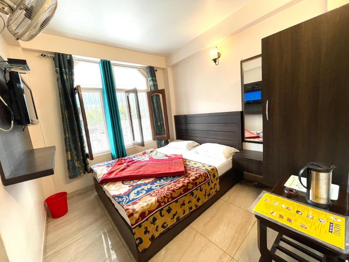 Hotel Prince ! Nainital Mall Road-Prime-Location In-Front-Of-Naini-Lake Hygiene-And-Spacious-Room Esterno foto