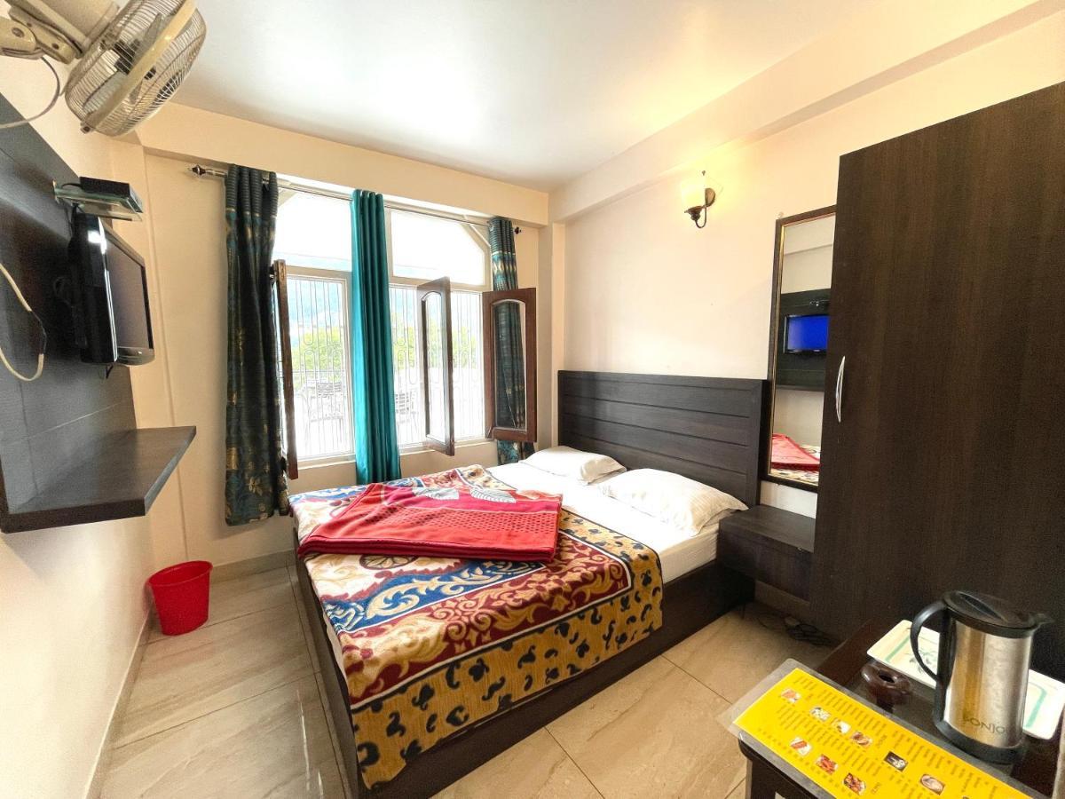 Hotel Prince ! Nainital Mall Road-Prime-Location In-Front-Of-Naini-Lake Hygiene-And-Spacious-Room Esterno foto